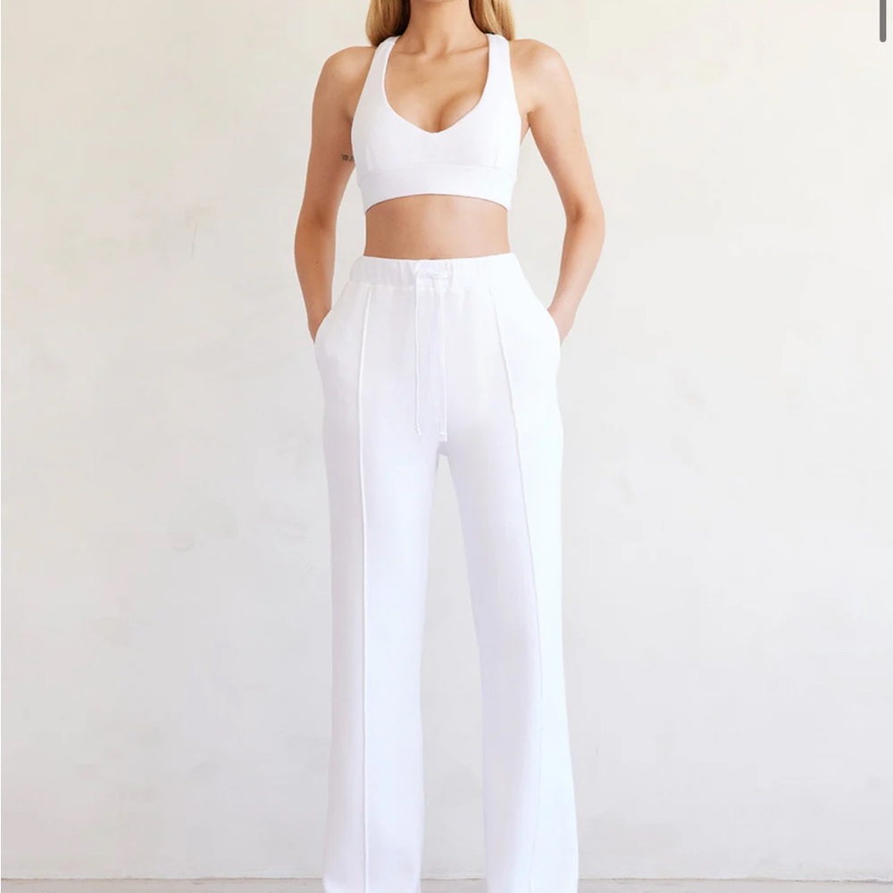 Carbon38 White V-Neck Cross Back Bra in French Terry NWT SZ L - Picture 3 of 7